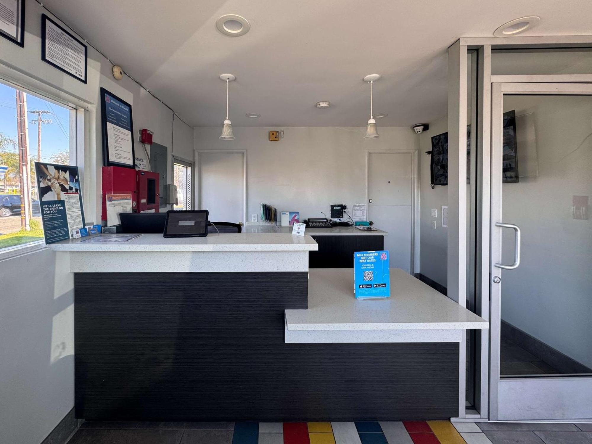 Motel 6 Ontario Airport Extérieur photo