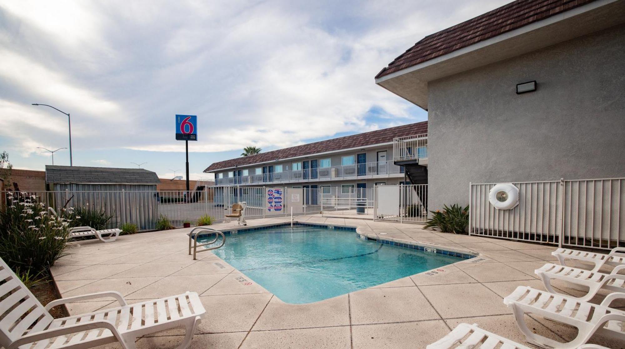Motel 6 Ontario Airport Extérieur photo
