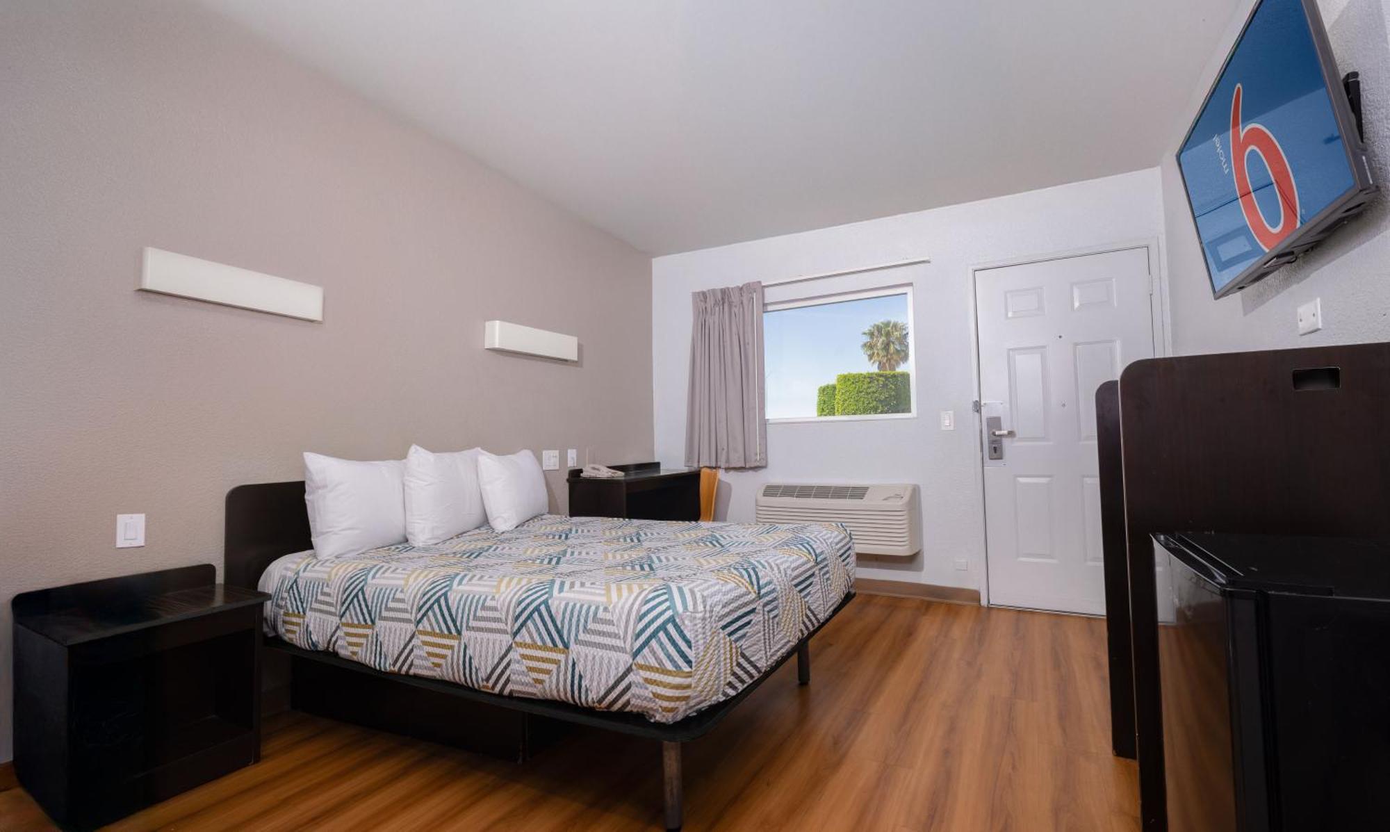 Motel 6 Ontario Airport Extérieur photo