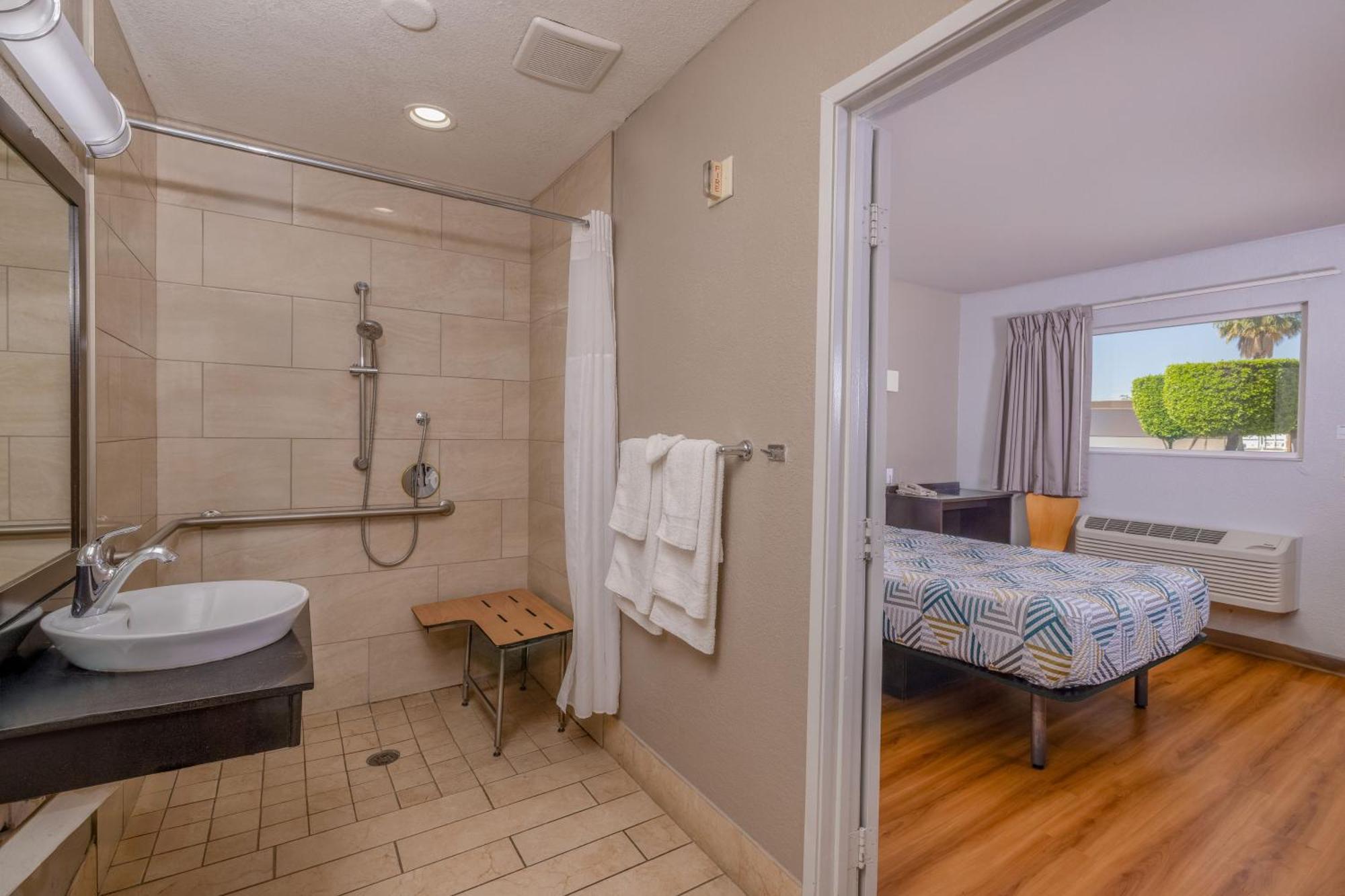Motel 6 Ontario Airport Extérieur photo