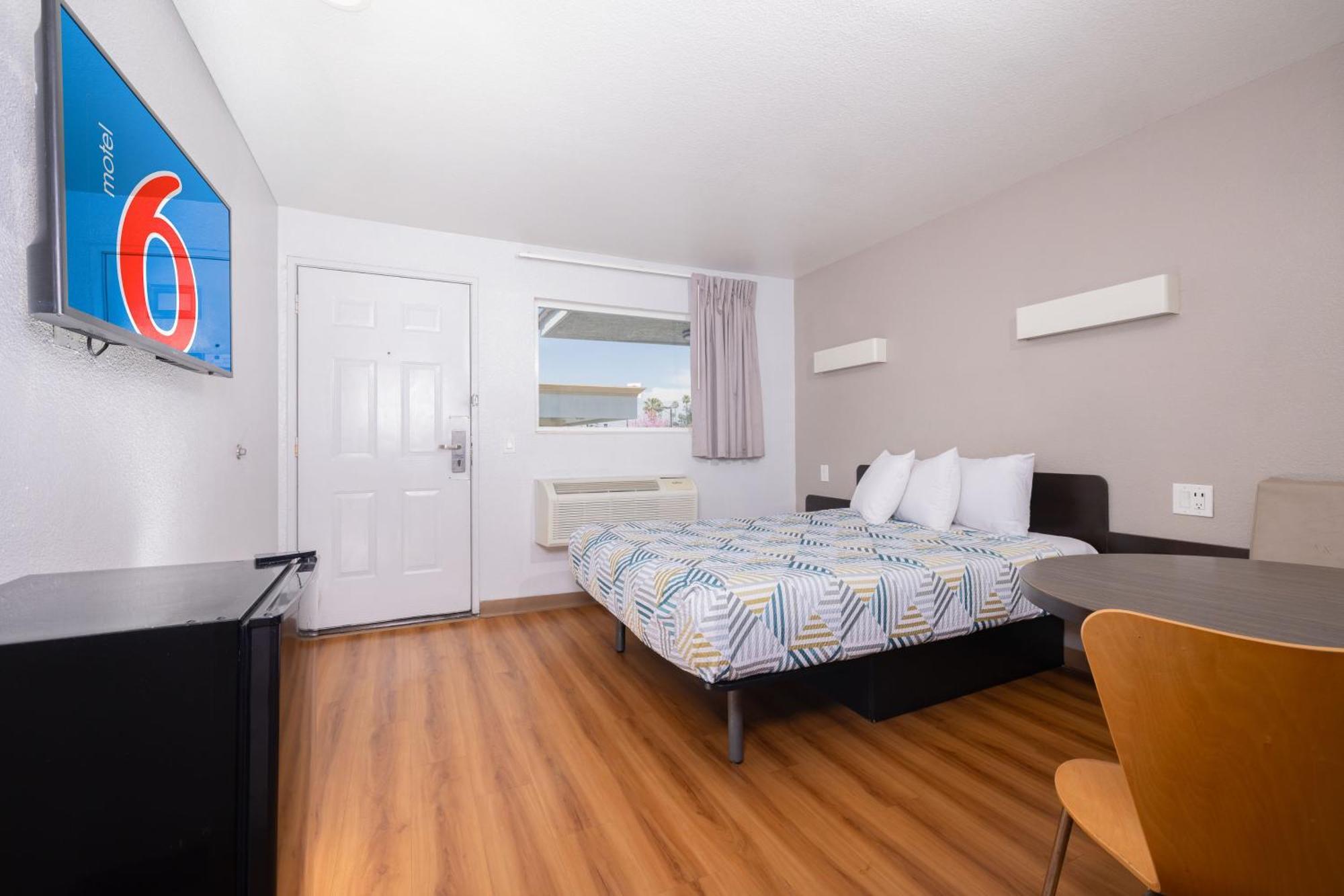 Motel 6 Ontario Airport Extérieur photo