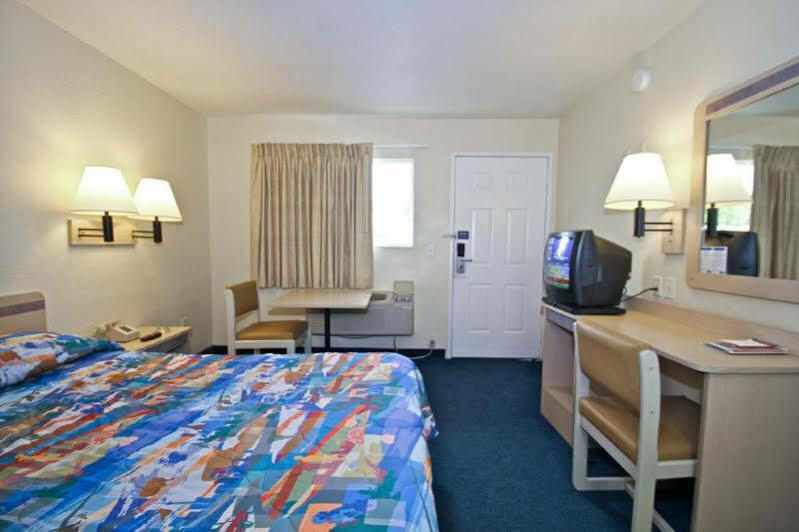 Motel 6 Ontario Airport Extérieur photo